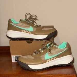 Nike Men’s ACG Lowcate Sz 9.5